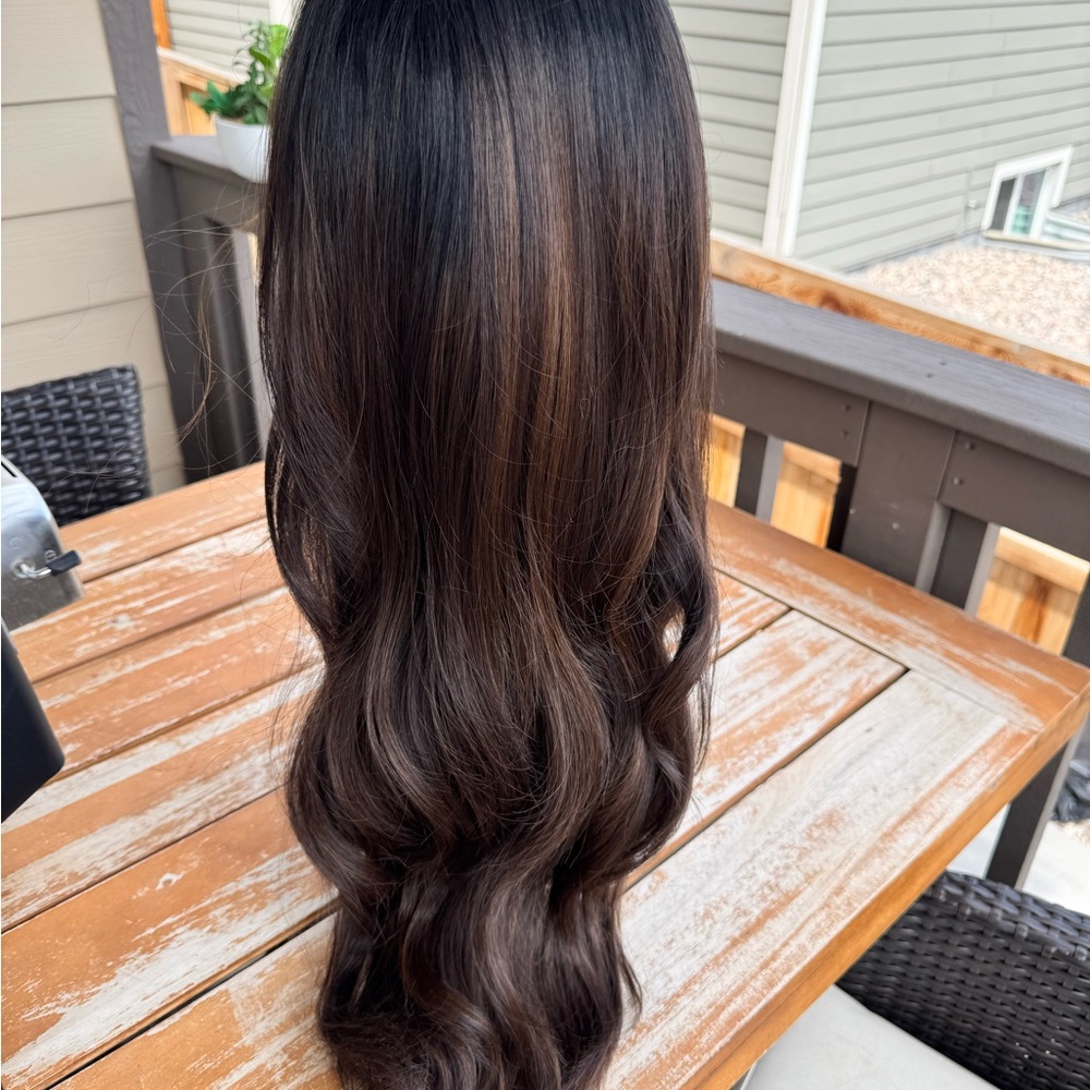 Nel’s Wigs - Luxurious Brown Wavy Wig